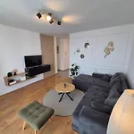 Victory Sea View Apartment *