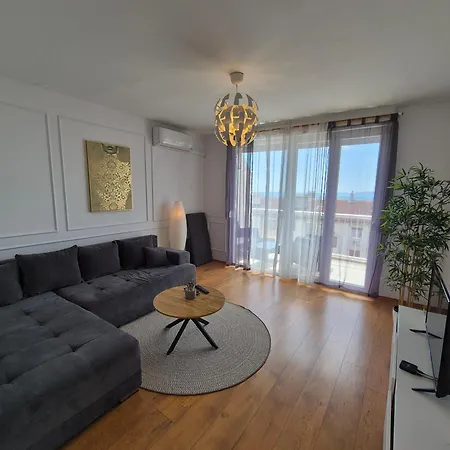 Victory Sea View Apartment *