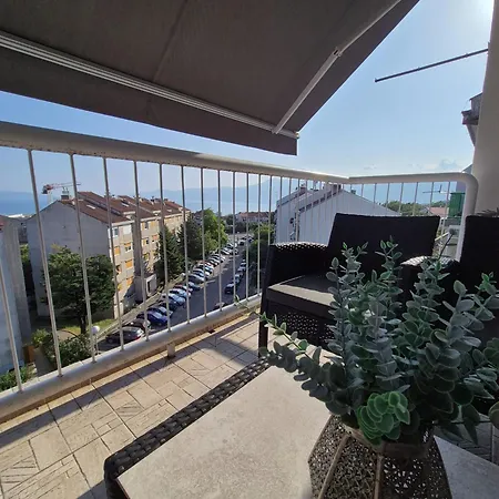 Apartment Victory Sea View *