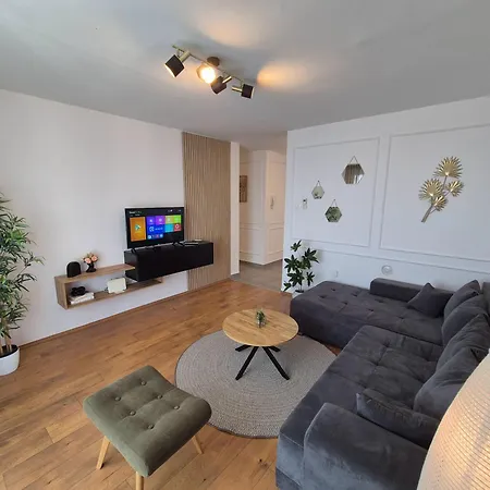Victory Sea View Apartment