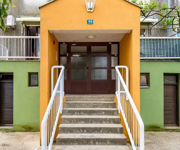 דירה Victory Sea View